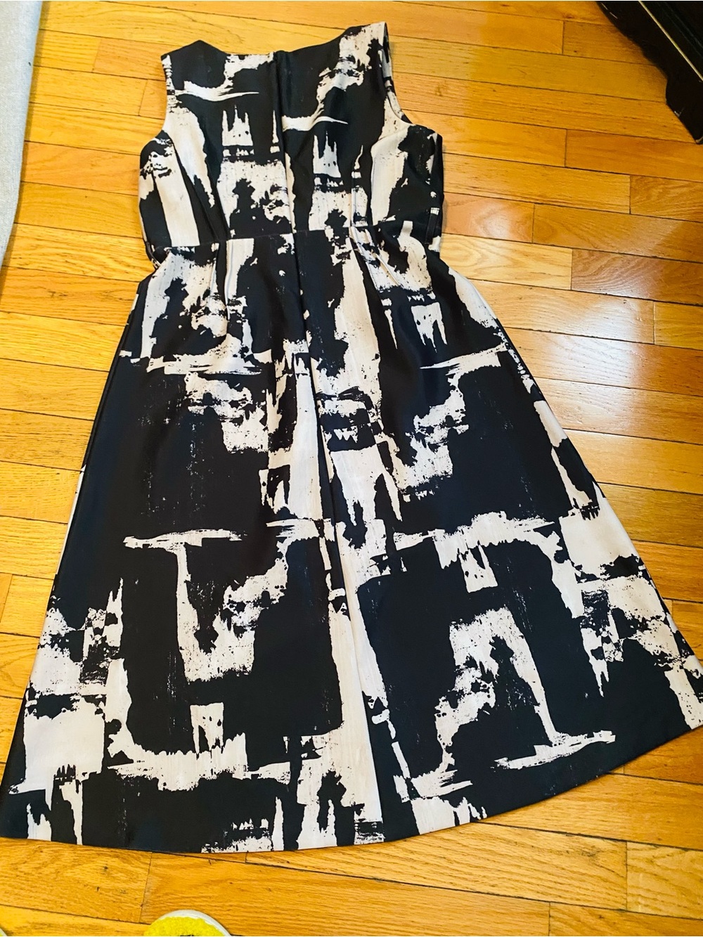 Donna Karan Black and Cream Graphic Print Dress